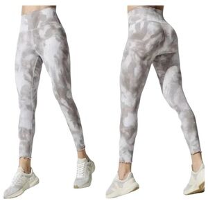 Carbon 38 Tie Dye Leggings